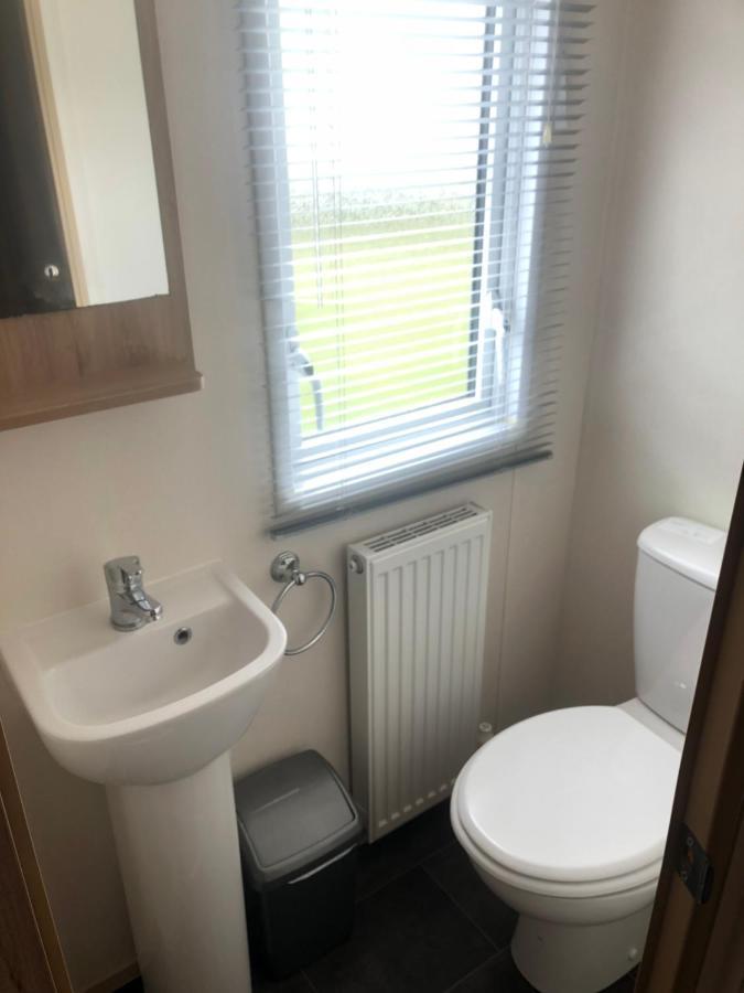 Classy Caravan With Ample Space Bembridge Exterior foto